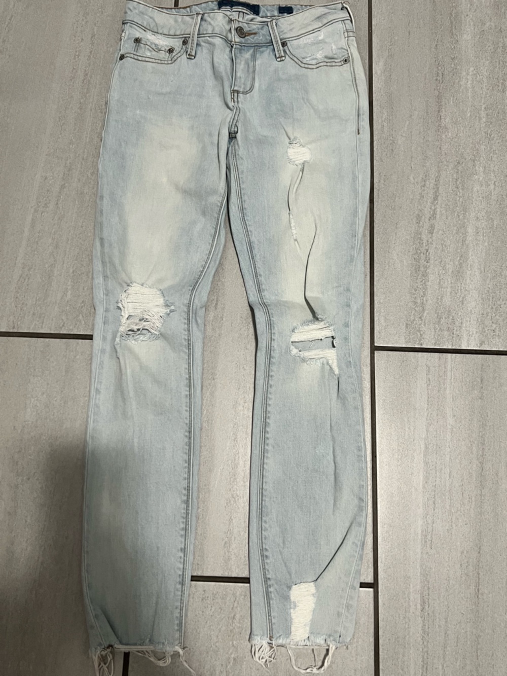 Lucky Brand Light Wash Distressed Women’s Jeans